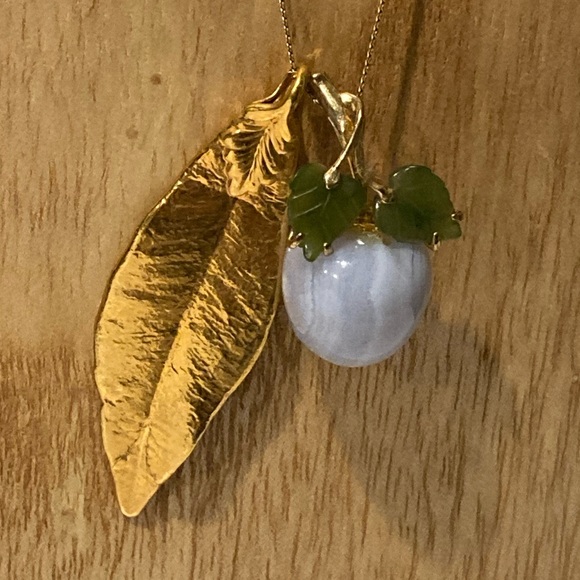 Lovely pendants, gold leaf and agate apple sold as set - Picture 3 of 9